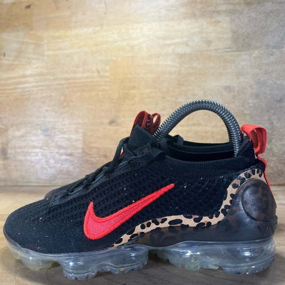 Nike Air Vapormax 2021 Flyknit Leopard Womens Size 6 Shoes Sneakers Black Tan - Picture 4 of 10
